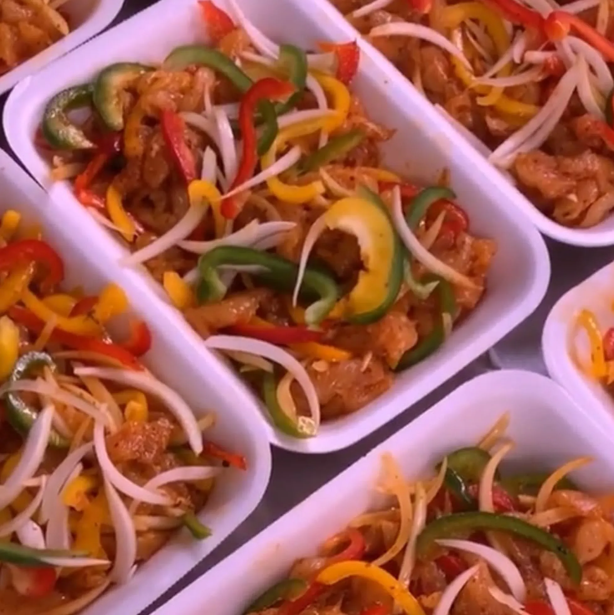 6 Bandejas Uso Alimentario Con Tapa: 1,2l Sin Bpa's (21,3 X 15,7 X 6,3cm) - Cocinas, Restaurantes, Comedores, Catering