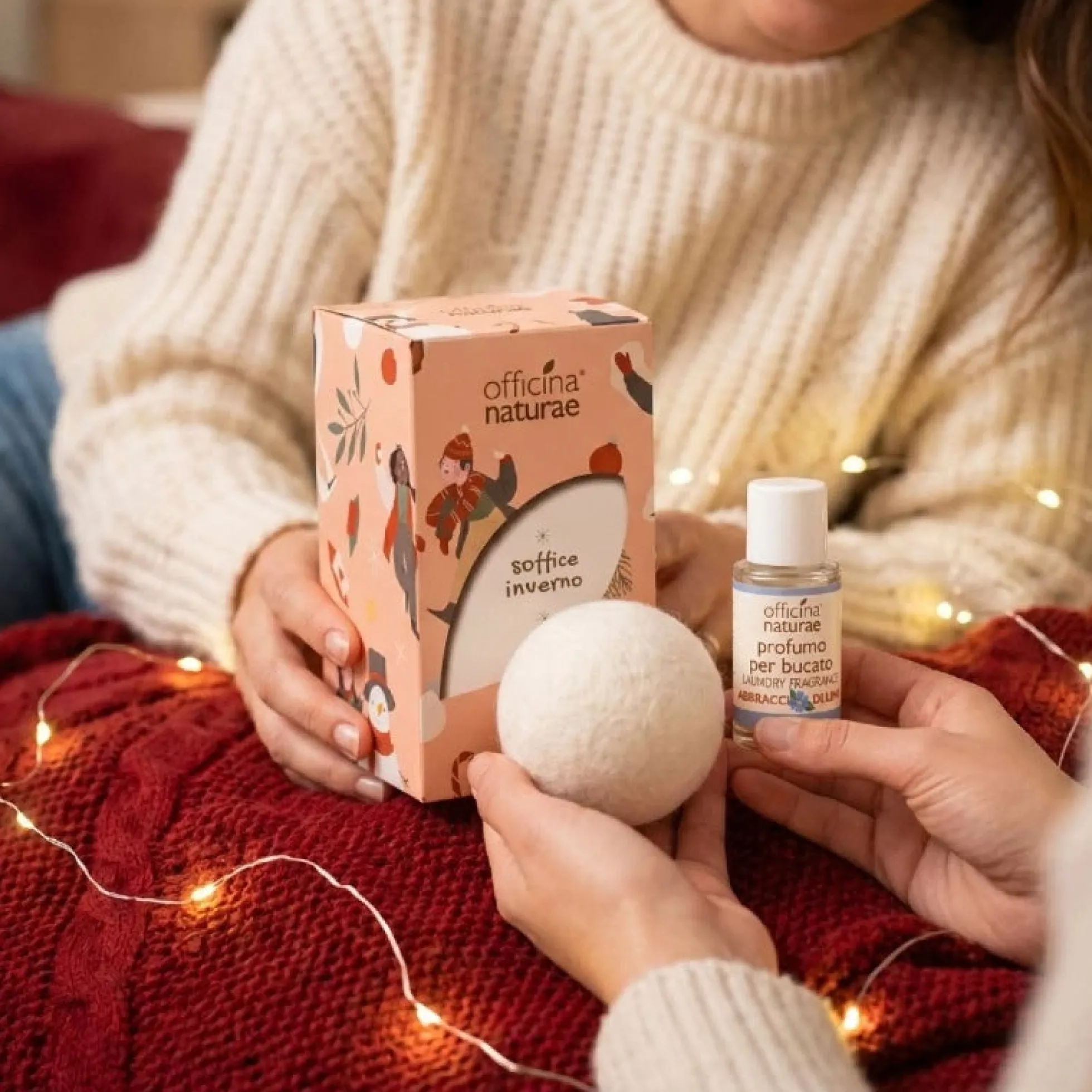 Bola de secado de lana reciclada + perfume para ropa Linen Hugs Officina Naturae 20 ml