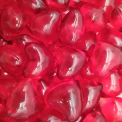 Caja 70 Perlas De Baño Con Aroma A Fresa - Con Aceite De Soja - Hidrata, Suaviza Y Perfuma La Piel - Forma Corazón