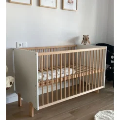 Cuna 120x60 Umami Colecho Para Unirla A La Cama Con Seguridad, Ruedas Incluidas. Con Normativa Europea Y Pintura Al Agua