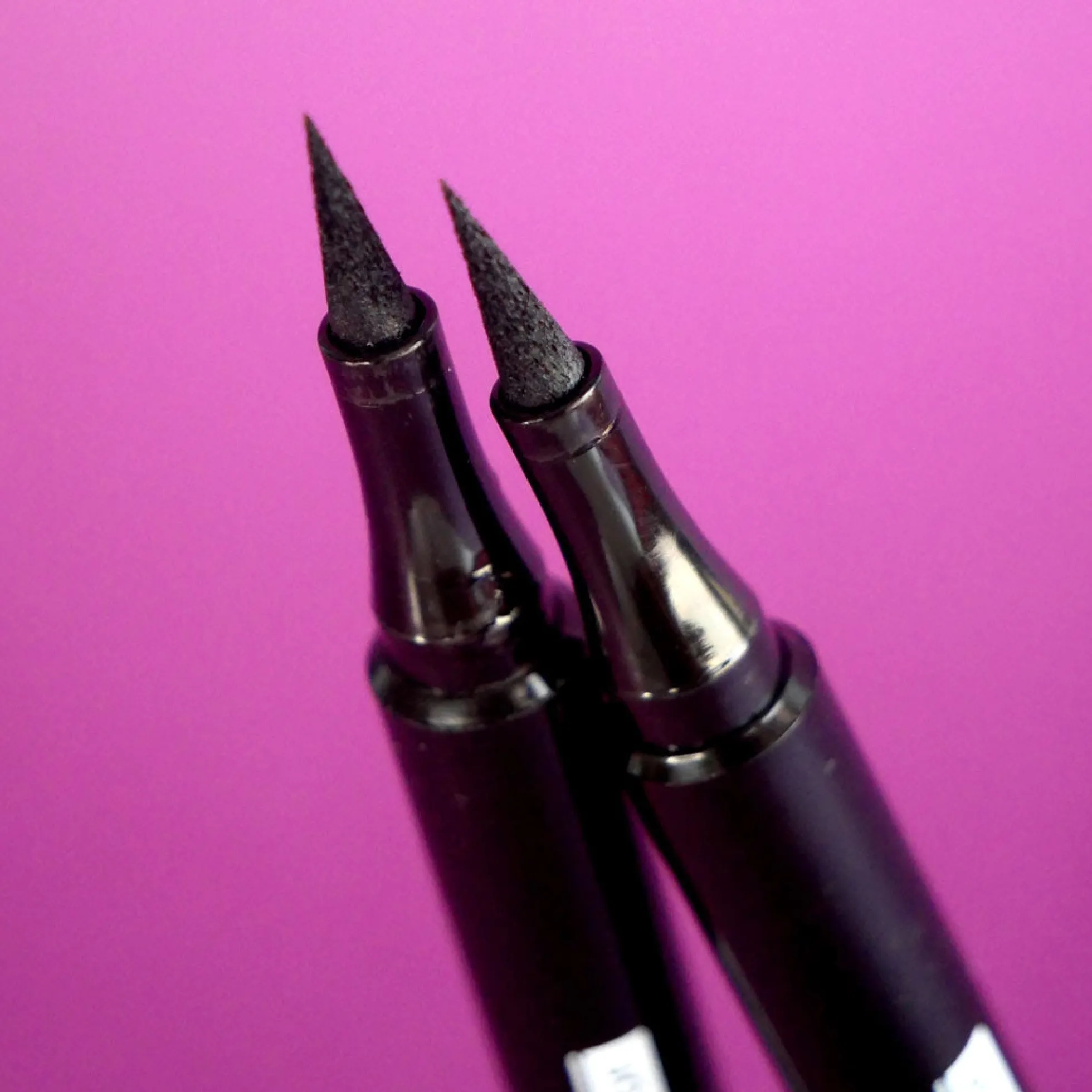 Eyeliner Negro Camaleon Cosmetics
