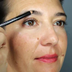 Lápiz De Cejas Negro Camaleon Cosmetics