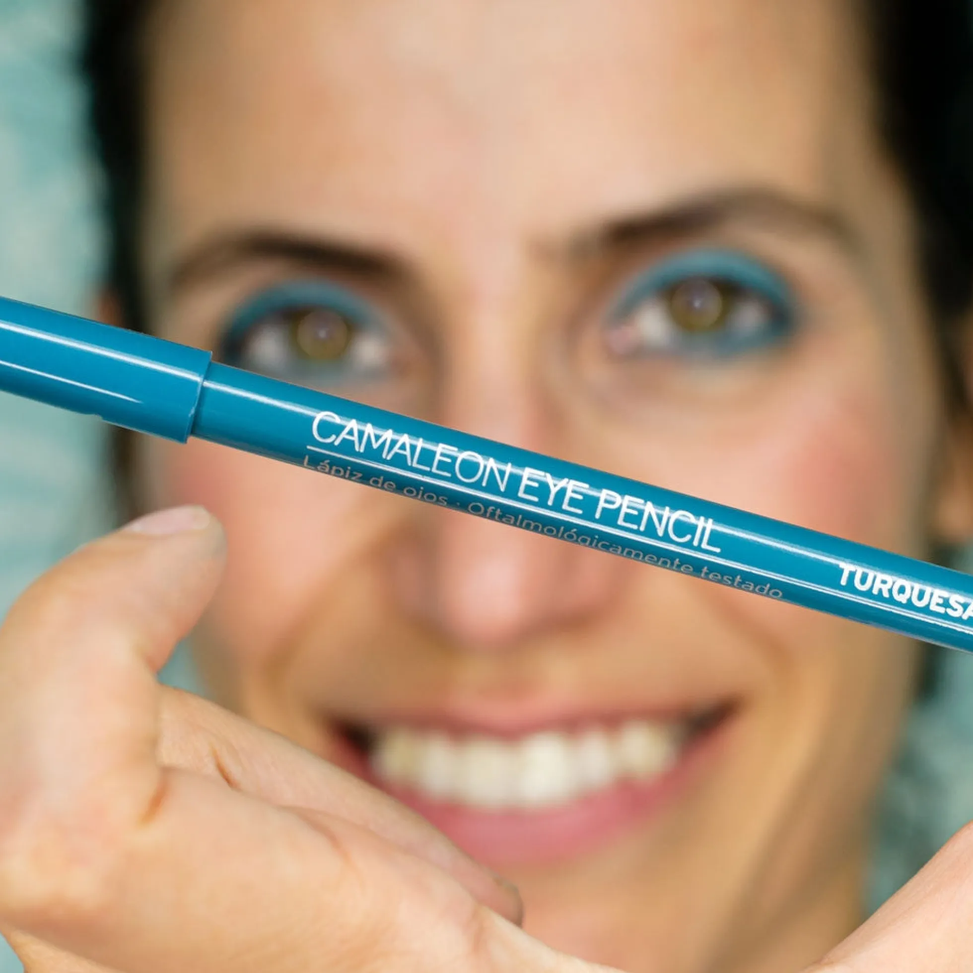 Lápiz De Ojos Turquesa Camaleon Cosmetics