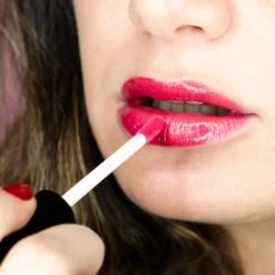 Metallic Gloss Cereza Camaleon Cosmetics