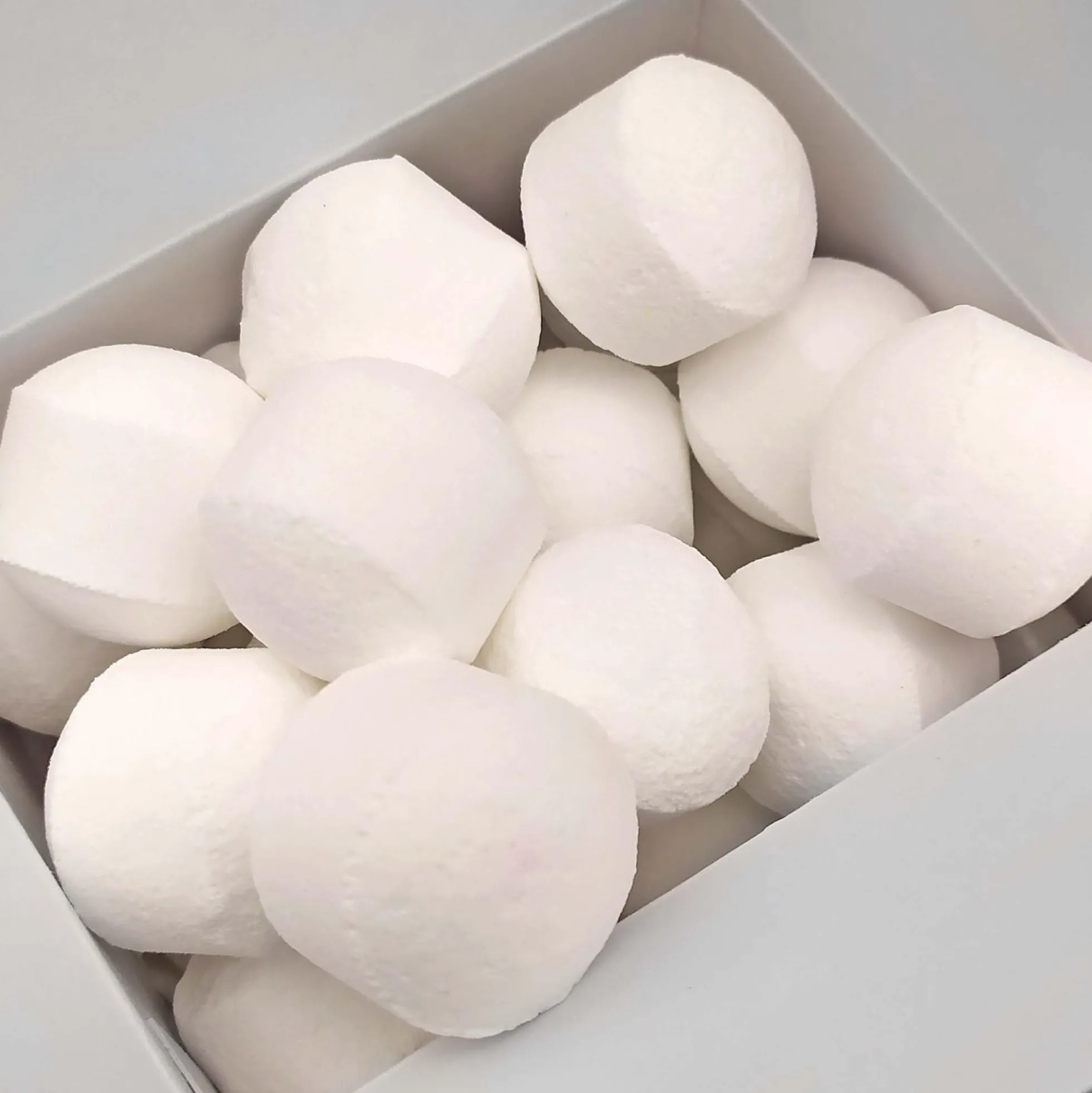 150 Mini Bombas Efervescentes Para Manicura Y Pedicura - Aroma: Coco - Pack Especial Profesionales