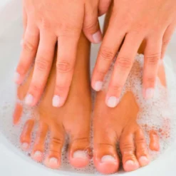 Pack 50 Bombitas Efervescentes. Alivian Pies Cansados, Refrescan E Hidratan - Pedicuras Y Manicuras - Aroma Surtidos