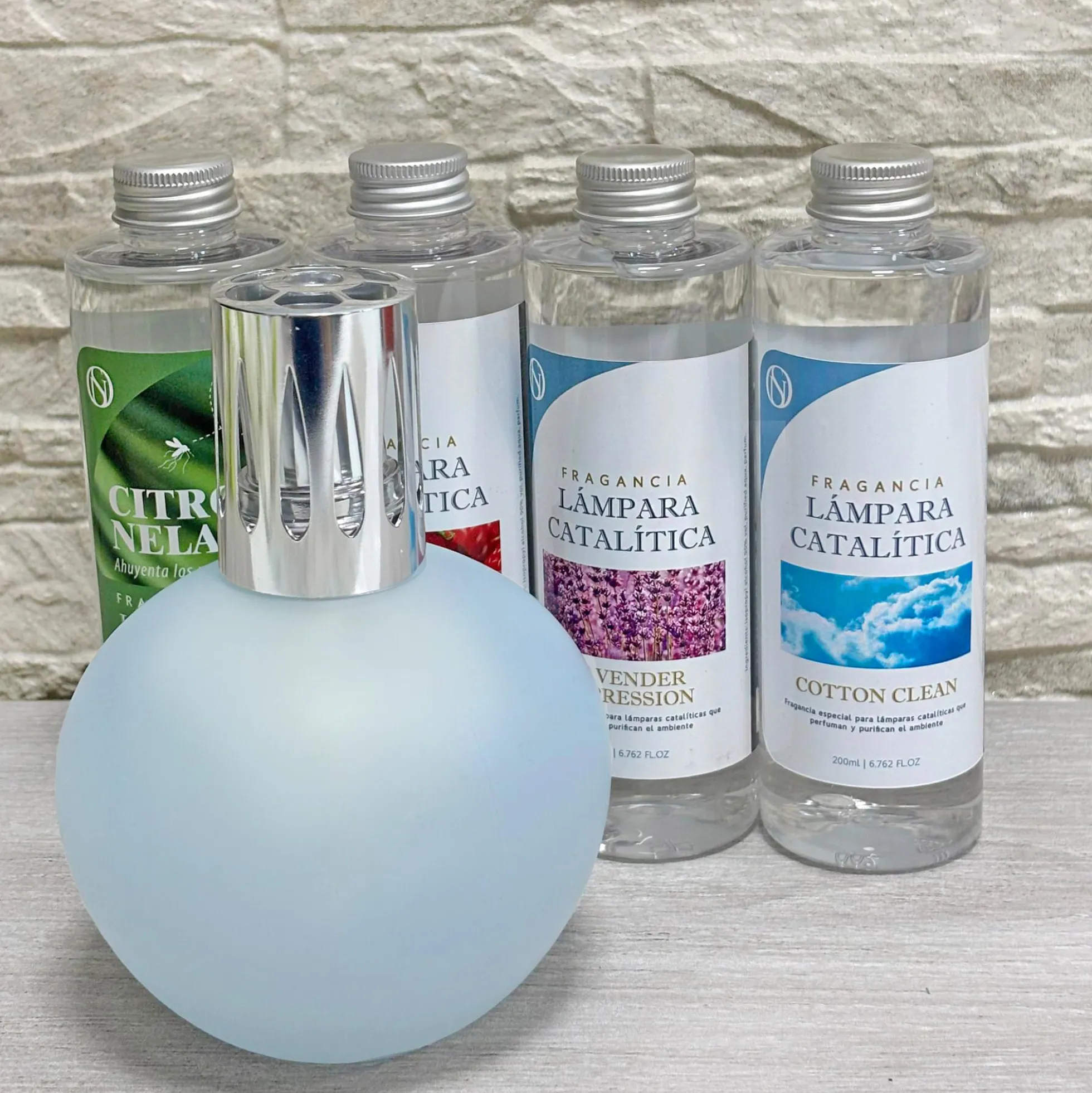 Pack Lámpara Catalítica Azul Grisáceo Mate + Fragancia Waikiki Melon 500ml + Limpiador Neutro 200ml + Mecha Repuesto