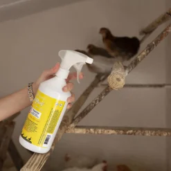 Solupioj Spray - Gallinas, Ácaros, Garrapatas, Chinches - Desinsectante Para Instalaciones De Animales - 1 Litro