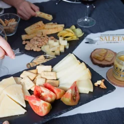 Surtido De Quesos Gourmet | 3 Cuñas Quesos Curado, Semicurado Y Añejo Y 2 Tarros Crema De Queso Para Untar