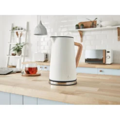 Swan Nordic Hervidor Agua Eléctrico Ultra Rápido, 1,7l, Sin Bpa, Resistencia Oculta, Inalámbrico, Sk14610whtneu, Blanco