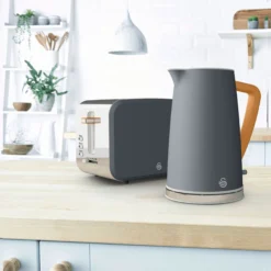Swan Nordic Set Desayuno, Hervidor Agua 1,7 L, Tostadora Ranura Ancha 2 Rebanadas, Diseño, Stp2090gryneu, Gris 2200w