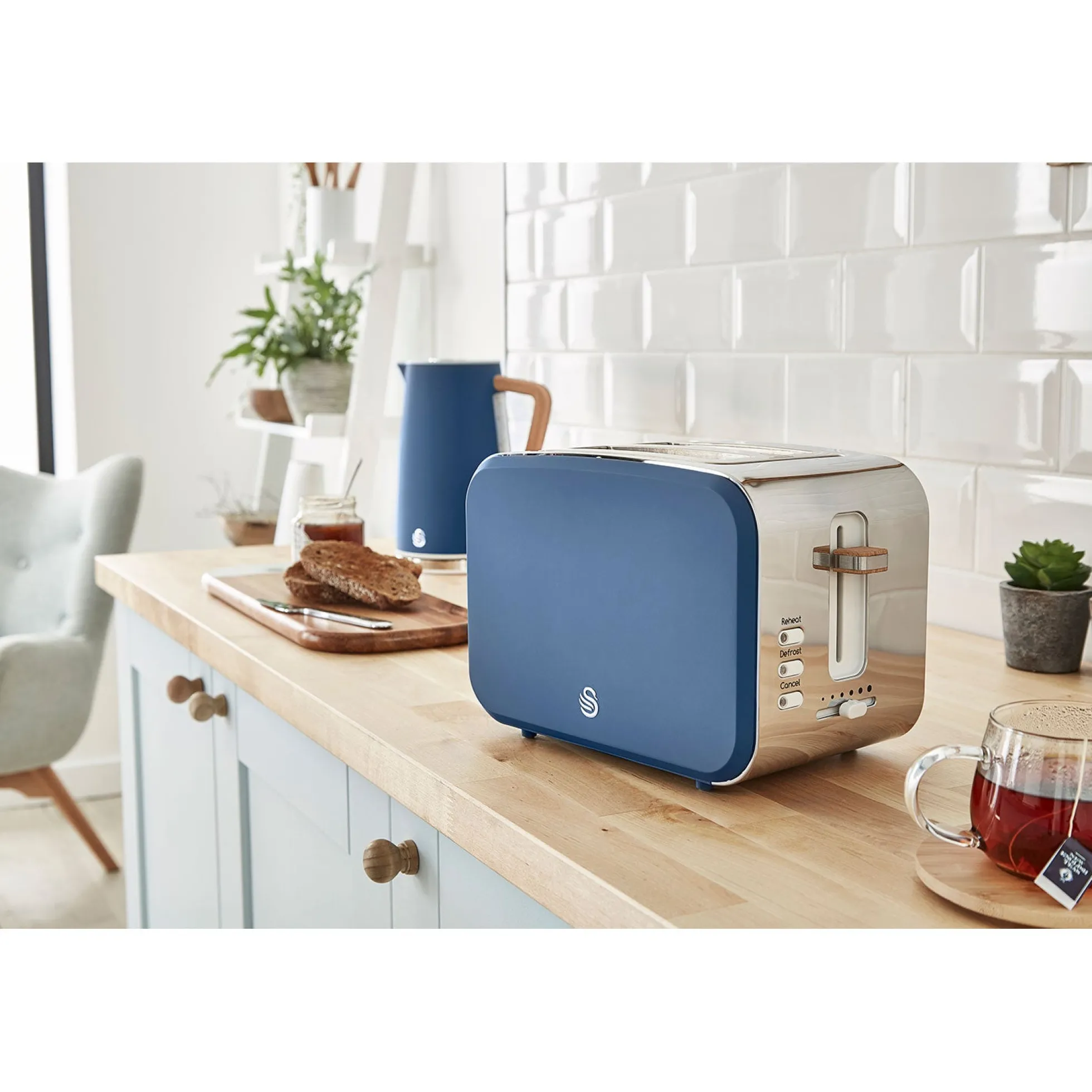 Swan Nordic Tostadora Pan Ranura Ancha 2 Rebanadas, 3 Funciones, 6 Niveles, Diseño Moderno, St14610bluneu, Azul 900w
