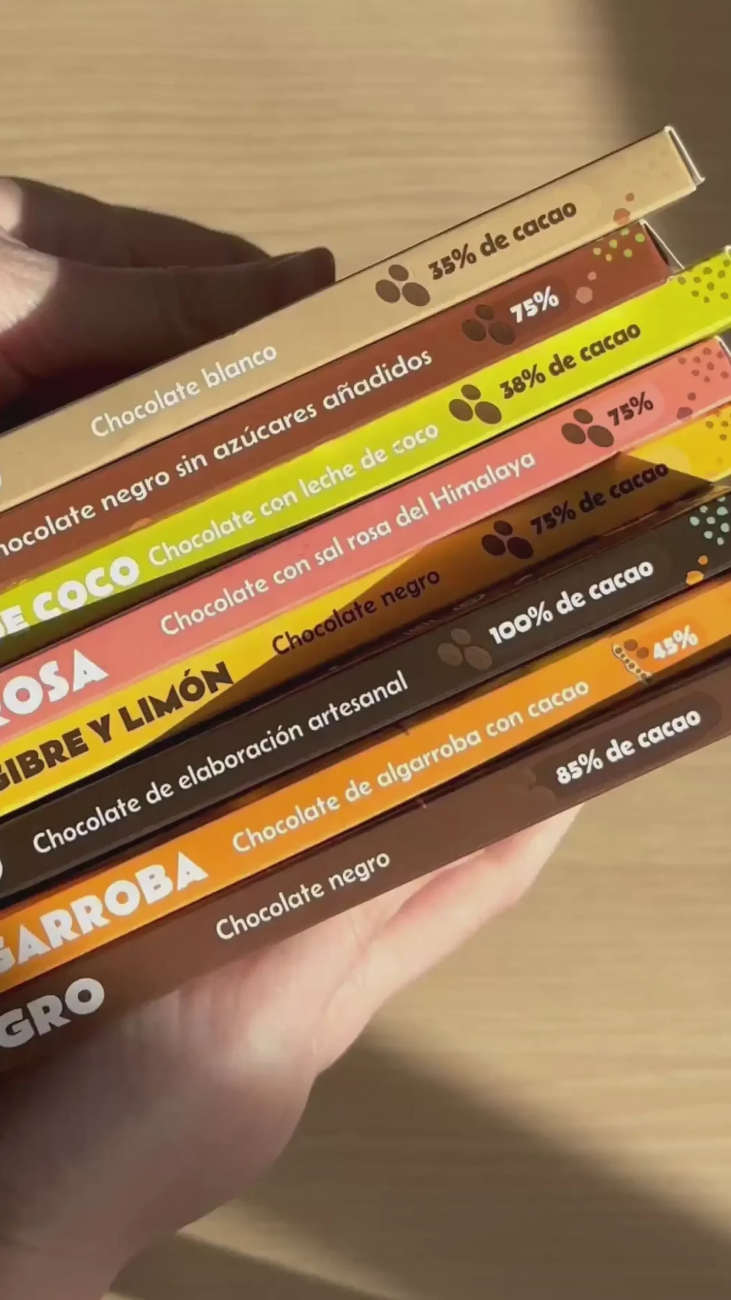 Tableta chocolate negro 75% con avellanas ECO Planeta Huerto 70 gr